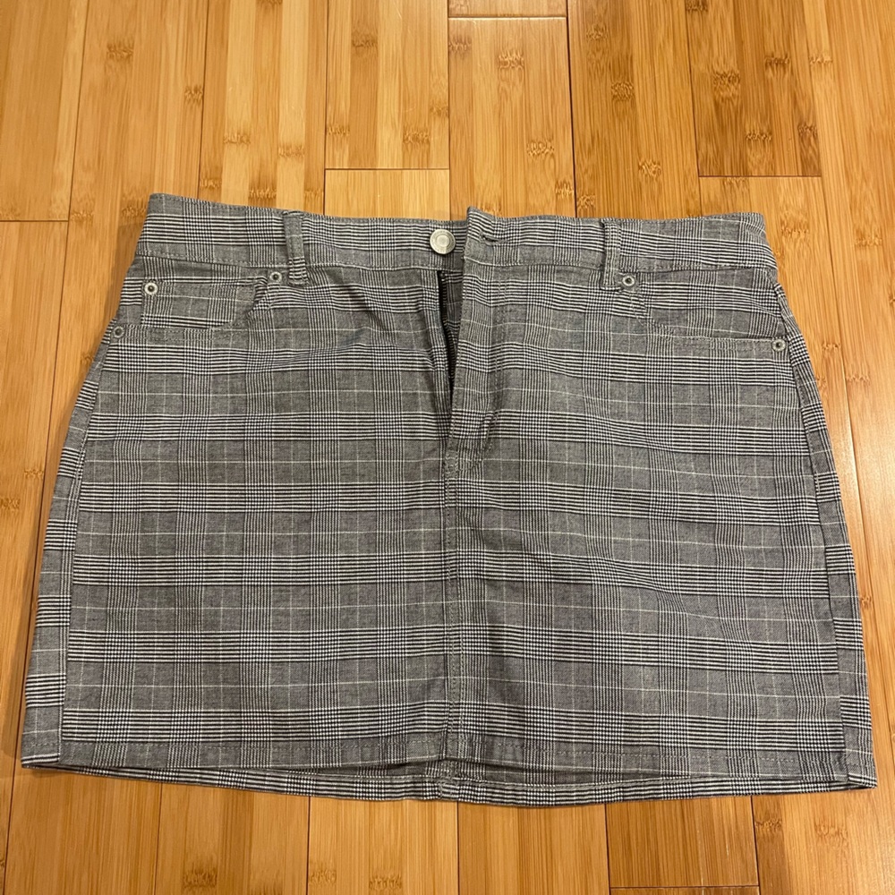 American Eagle plaid mini skirt